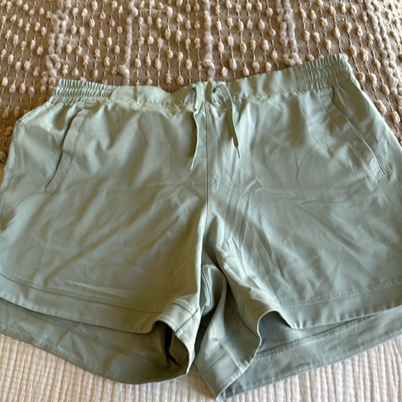 RBX Pants - Excellent condition RBX walking shorts sz XL woven Pockets sage green